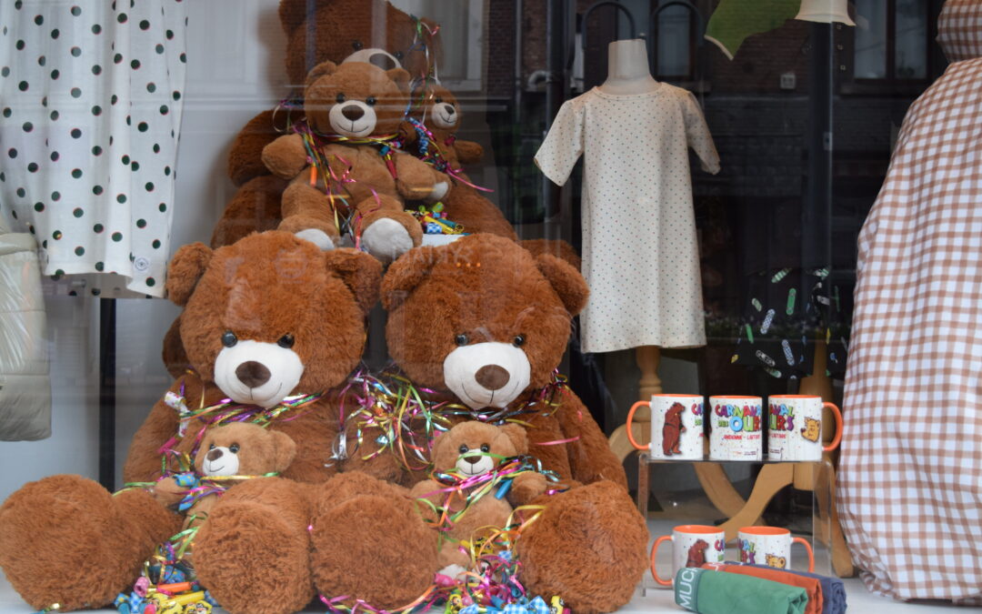 Carnaval des Ours 2024 : les commerçants décorent leurs vitrines !